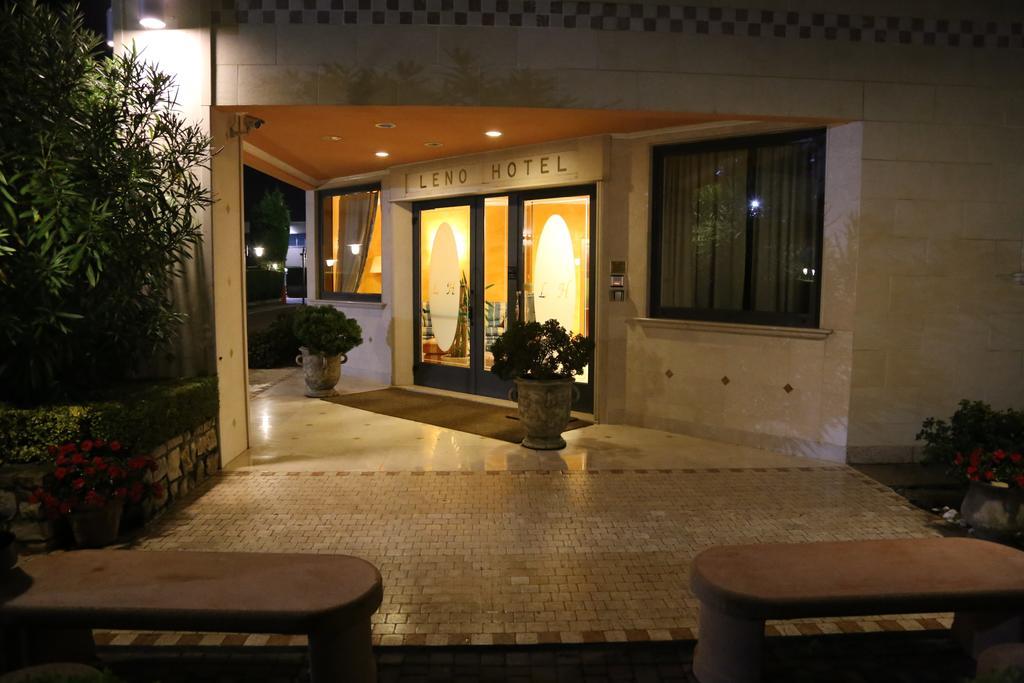 Hotel Lenotel Buitenkant foto