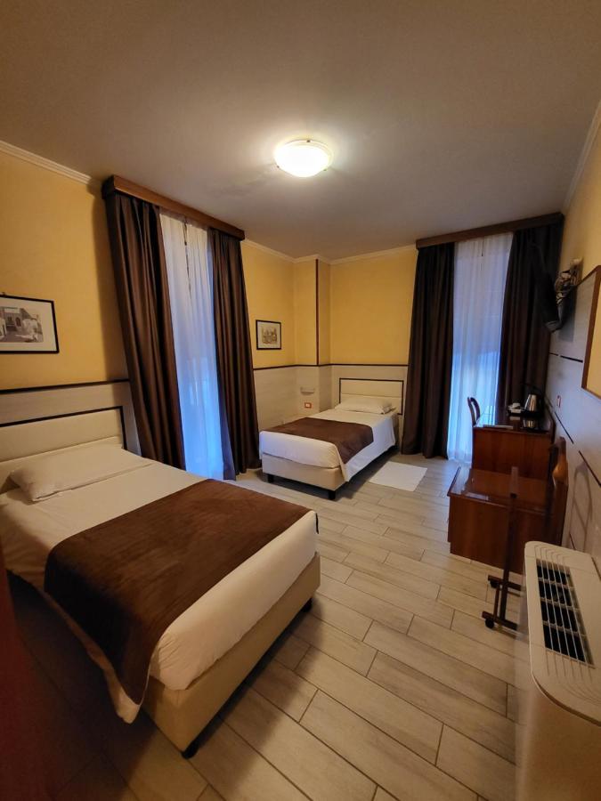 Hotel Lenotel Buitenkant foto