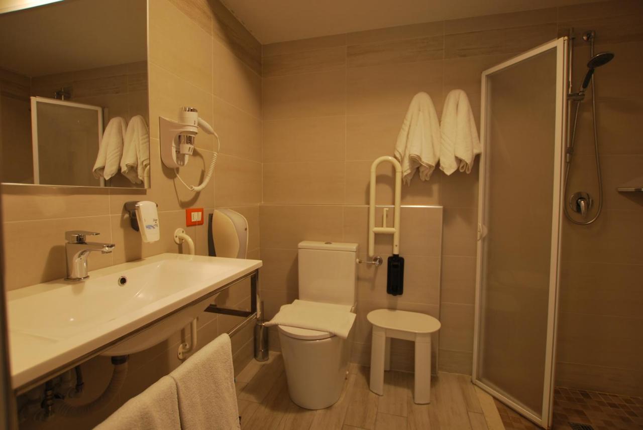 Hotel Lenotel Buitenkant foto